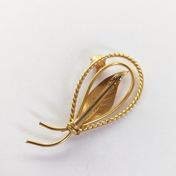 Vintage Gold Tone Faux Pearl Rope Trim Wire Leaf Floral Classic Brooch - Picture 2 of 3